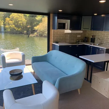 بوتيل Houseboat Reina Sofia River View Gondarém