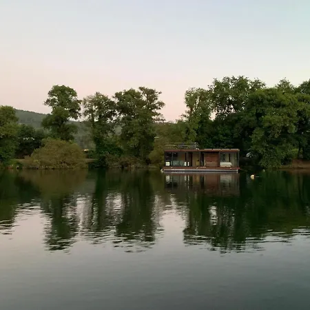 Houseboat Reina Sofia River View * Gondarém