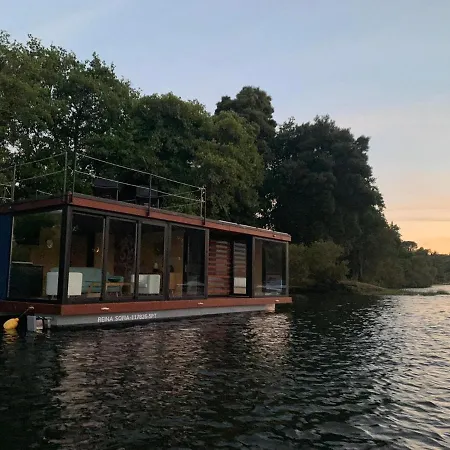 Houseboat Reina Sofia River View *