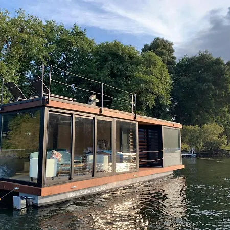 بوتيل Houseboat Reina Sofia River View