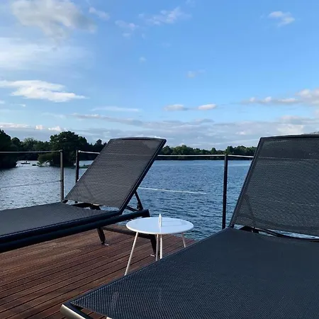Houseboat Reina Sofia River View *